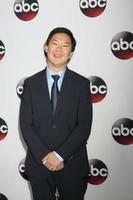 vlos angeles, 9 de enero - ken jeong en la fiesta disney abc tv 2016 tca en el hotel the langham huntington el 9 de enero de 2016 en pasadena, ca foto