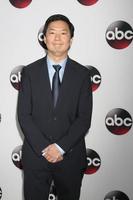 vlos angeles, 9 de enero - ken jeong en la fiesta disney abc tv 2016 tca en el hotel the langham huntington el 9 de enero de 2016 en pasadena, ca foto