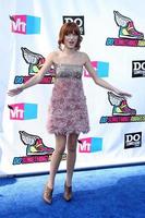 los angeles, 14 de agosto - bella thorne llegando a los premios vh1 do something 2011 en hollywood palladium el 14 de agosto de 2011 en los angeles, ca foto