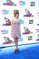 los angeles, 14 de agosto - bella thorne llegando a los premios vh1 do something 2011 en hollywood palladium el 14 de agosto de 2011 en los angeles, ca foto