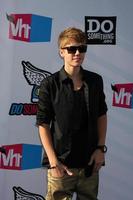 los angeles, 14 de agosto - justin bieber llegando a los premios vh1 do something 2011 en hollywood palladium el 14 de agosto de 2011 en los angeles, ca foto