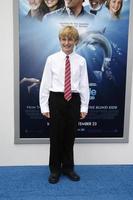 los angeles, 17 de septiembre - nathan gamble en el estreno mundial de warner bros de dolphin tale en el teatro del pueblo el 17 de septiembre de 2011 en los angeles, california foto