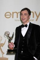 los angeles, 18 de septiembre - jim parsons en la sala de prensa en la 63ª entrega de premios emmy en horario estelar en el teatro nokia el 18 de septiembre de 2011 en los angeles, ca foto