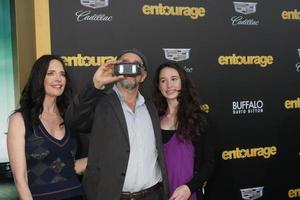 LOS ANGELES, MAY 27 - Shelia Kelly, Richard Schiff, Ruby Schiff at the Entourage Movie Premiere at the Village Theater on May 27, 2015 in Westwood, CA photo