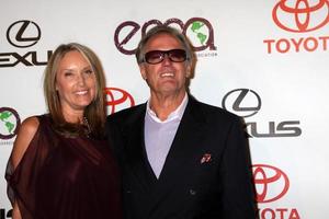 LOS ANGELES, OCT 16 - Peter Fonda arrives at the 2010 Environmental Media Awards at Warner Brothers Studios on October 16, 2010 in Burbank, CA photo