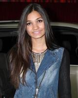 los angeles, 12 de noviembre - pia mia llega al estreno mundial de los muppets en el capitan theater el 12 de noviembre de 2011 en los angeles, ca foto