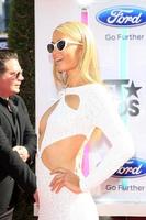 los angeles, 29 de junio, paris hilton en los premios bet 2014, llegadas al teatro nokia en la live el 29 de junio de 2014 en los angeles, ca foto