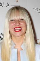 los angeles, 29 de marzo - sia furler en la gala del 60 aniversario de la sociedad humana de los estados unidos en beverly hilton hotel el 29 de marzo de 2014 en beverly hills, ca foto