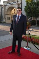 los angeles, 31 de agosto - alfred molina en la proyección de estreno de las ciudades hermanas de los angeles en los estudios paramount el 31 de agosto de 2016 en los angeles, ca foto