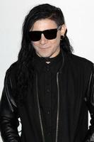 los angeles, 9 de febrero - skrillex llega a la gala pre-grammy clive davis 2013 en el beverly hilton hotel el 9 de febrero de 2013 en beverly hills, ca foto