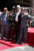 los angeles, 9 de julio - robert evans, slash, jim ladd, charlie sheen en la ceremonia del paseo de la fama de hollywood para slash en hard rock cafe en hollywood y highland el 9 de julio de 2012 en los angeles, ca foto