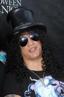 los angeles, sep 18 - slash en universal studio s halloween horror nights 2014 premio eyegore en universal studios el 18 de septiembre de 2014 en los angeles, ca foto