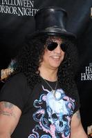 los angeles, sep 18 - slash en universal studio s halloween horror nights 2014 premio eyegore en universal studios el 18 de septiembre de 2014 en los angeles, ca foto