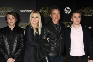 los angeles, 14 de diciembre - rob lowe at the star wars - the force wakes estreno mundial en hollywood y highland el 14 de diciembre de 2015 en los angeles, ca foto