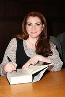 LOS ANGELES, OCT 12 - Stephenie Meyer at the Stephenie Meyer Q and A For The 10th Anniversary Of Twilight at the Barnes and Noble on October 12, 2015 in Los Angeles, CA photo