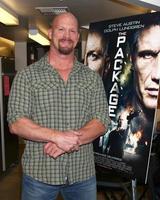 los angeles, 15 de febrero - steve austin en un q especial y una proyección del paquete en los teatros laemmle noho 7 el 15 de febrero de 2013 en north hollywood, ca foto