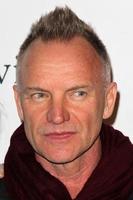 los angeles, 9 de febrero - sting llega a la gala pre-grammy clive davis 2013 en el beverly hilton hotel el 9 de febrero de 2013 en beverly hills, ca foto