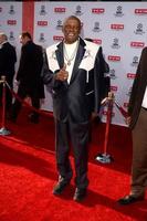 los angeles, 28 de abril - louis gossett jr en la alfombra roja de la noche de apertura del festival de cine clásico tcm en el imax del teatro chino tcl el 28 de abril de 2016 en los angeles, ca foto