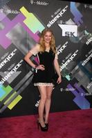 los angeles, 20 de abril - leven rambin llegando al lanzamiento del nuevo t-mobile sidekick 4g en old robinson may building el 20 de abril de 2011 en beverly hills, ca foto