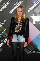 los angeles, 20 de abril - sunny mabrey llegando al lanzamiento del nuevo t-mobile sidekick 4g en old robinson may building el 20 de abril de 2011 en beverly hills, ca foto