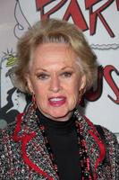 los angeles, 3 de marzo - tippi hedren llega a la fiesta de divorcio la noche de apertura musical en el teatro el portal el 3 de marzo de 2013 en north hollywood, ca foto