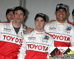 dlos angeles, 5 de abril - daniel goddard, kevin jonas, tito ortiz en el toyota pro celeb race press day 2011 en long beach grand prix toyota compound el 5 de abril de 2011 en long beach, ca foto