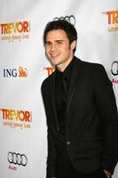 los angeles, 4 de diciembre - kris allen llega a trevor project s 2011 trevor live en hollywood palladium el 4 de diciembre de 2011 en los angeles, ca foto