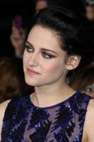 los angeles, 14 de noviembre - kristen stewart llega al crepúsculo - estreno mundial de amanecer parte 1 en el teatro nokia en la live el 14 de noviembre de 2011 en los angeles, ca foto