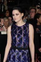 los angeles, 14 de noviembre - kristen stewart llega al crepúsculo - estreno mundial de amanecer parte 1 en el teatro nokia en la live el 14 de noviembre de 2011 en los angeles, ca foto