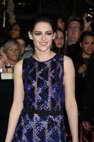 los angeles, 14 de noviembre - kristen stewart llega al crepúsculo - estreno mundial de amanecer parte 1 en el teatro nokia en la live el 14 de noviembre de 2011 en los angeles, ca foto