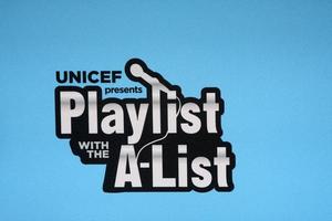 los angeles, 15 de marzo - lista de reproducción de unicef con el logotipo de la lista a en el fondo en la lista de reproducción de unicef con el concierto de la lista a en el teatro el rey el 15 de marzo de 2012 en los angeles, ca foto