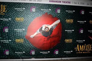 los angeles, 16 de diciembre - cartel de amelie en amelie, una nueva apertura musical en el teatro ahmanson el 16 de diciembre de 2016 en los angeles, ca foto