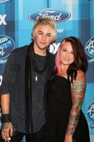 los angeles, 7 de abril - james durbin, heidi durbin en la llegada final de american idol en el dolby theater el 7 de abril de 2016 en los angeles, ca foto