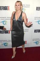 los angeles, 21 de abril - kristen bell en el espacio annenberg para fotografía presenta refugiados en el espacio annenberg para fotografía el 21 de abril de 2016 en la ciudad del siglo, ca foto