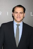 los angeles, 6 de noviembre - michael stuhlbarg en el estreno de llegada en el teatro del pueblo el 6 de noviembre de 2016 en westwood, ca foto