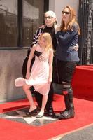 los angeles, 28 de abril - barbara bain, familia en la ceremonia de la estrella del paseo de la fama de bairbara bain hollywood en el paseo de la fama de hollywood el 28 de abril de 2016 en los angeles, ca foto