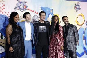 los angeles, 12 de febrero - natasha rothwell, ben schwartz, jim carrey, tika sumpter, lee majdoub en la proyección especial de sonic the hedgehog en el teatro del pueblo el 12 de febrero de 2020 en westwood, ca foto