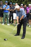 los angeles, 2 de mayo - lee trevino en el 15º torneo anual de golf de celebridades de la fundación george lopez en el campo de golf junto al lago el 2 de mayo de 2022 en burbank, ca foto