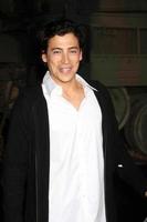 andrew keegan llegando al estreno mundial de identidad americana en el teatro samuel goldwyn en la academia de artes y ciencias cinematográficas en beverly hill, ca el 25 de marzo de 2009 foto