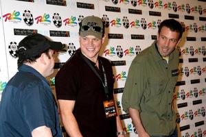 jason alexander, matt damon y ben affleck llegando al torneo de póquer ante up for africa en la serie mundial de póquer de 2008, en el rio all-suite hotel and casino en las vegas, nv 2 de julio de 2008 2008 kathy hutchins hutchins photo foto