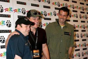 jason alexander, matt damon y ben affleck llegando al torneo de póquer ante up for africa en la serie mundial de póquer de 2008, en el rio all-suite hotel and casino en las vegas, nv 2 de julio de 2008 2008 kathy hutchins hutchins photo foto