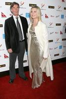 john easterling y olivia newton-john g day usa australia com black tie gala grand ballroom, hollywood y highland los angeles, ca 19 de enero de 2008 ©2008 kathy hutchins hutchins photo foto