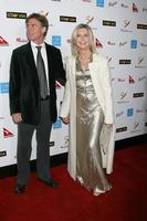 john easterling y olivia newton-john g day usa australia com black tie gala grand ballroom, hollywood y highland los angeles, ca 19 de enero de 2008 ©2008 kathy hutchins hutchins photo foto