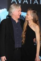 James Cameron  and  Suzy Amisarriving at the Los Angeles Premiere of AvatarGrauman s Chinese TheaterLos Angeles,  CADecember 16, 20092009 Kathy Hutchins   Hutchins Photo