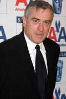 robert de niro llegando a los 2009 bafta britanniaawards century plaza hotel century city, ca 5 de noviembre de 2009 ©2009 kathy hutchins hutchins photo foto