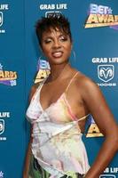 MC Lyte arriving  at the BET Awards at the Shrine Auditorium in Los Angeles, CA onJune 24, 20082008 Kathy Hutchins   Hutchins Photo