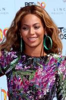 Beyonce Knowles  arriving at  the BET Awards 2009 at the Shrine Auditorium in Los Angeles, CA on June 28, 20092008 Kathy Hutchins   Hutchins Photo