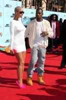 amber rose y kanye west llegando a los premios bet 2009 en el shrine auditorium en los angeles, ca el 28 de junio de 2009 ©2008 kathy hutchins hutchins photo foto