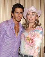 brandon beemer y lesley-anne en el almuerzo del club de fans bold and the beautiful en el hotel sheraton universal en los ángeles, ca el 29 de agosto de 2009 ©2009 kathy hutchins foto de hutchins