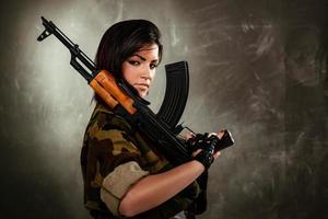 mujer soldado vista foto